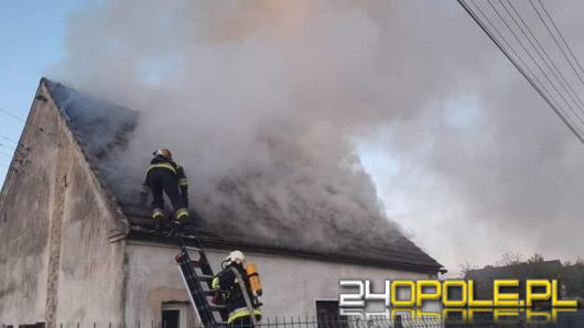Pożar w domu jednorodzinnym w Antoniowie. Jedna osoba w szpitalu