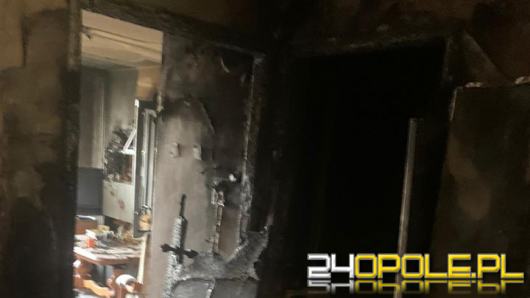 4 zastępy straży gasiły pożar mieszkania w Tarnowie Opolskim