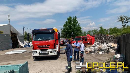 Straż i grupa chemiczna znów w Skarbimierzu. Specjaliści zbadają znalezione chemikalia