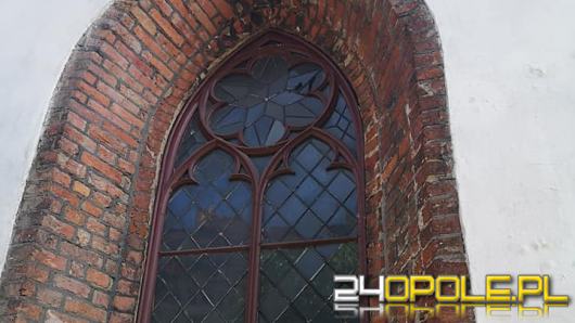 Policja szuka wandali, którzy zdewastowali kościół w Kluczborku
