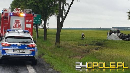 Bus dachował na DK94 w Zielęcicach. Jedna osoba w szpitalu