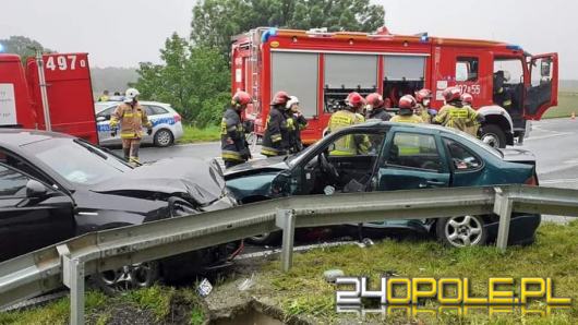 Zderzenie pojazdów w Olszowej. Jedna osoba ranna 