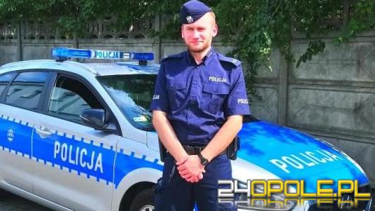 Biegł wprost pod nadjeżdżający pociąg, uratowali go policjanci