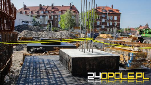 Centrum Przesiadkowe Opole Główne pnie się w górę. Ruszyła budowa fundamentów