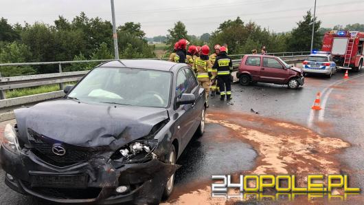 Zderzenie Mazdy i Fiata na Niemodlińskiej w Opolu