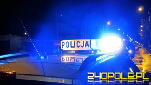 Zasłabł w mieszkaniu, z pomocą przyszli policjanci