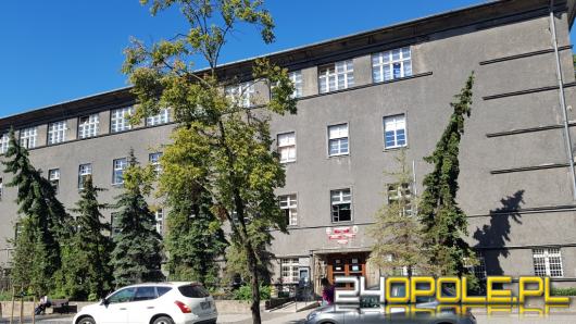Potwierdzono kolejne przypadki koronawirusa w opolskich szkołach