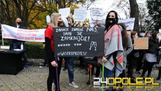 Protest branży gastronomicznej. "Czarna polewka dla rządu RP'.