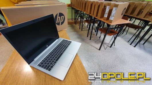 3792 laptopy trafią do nauczycieli opolskich szkół średnich i szkół zawodowych