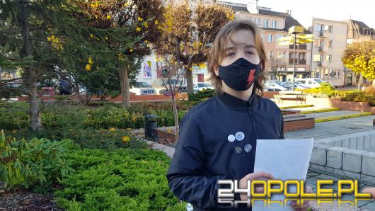 Udostępnił post o strajku kobiet na Facebooku. 14-latek straszony karą