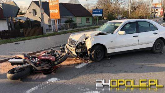 Zderzenie motocykla z osobówką na ulicy Budowlanych w Opolu