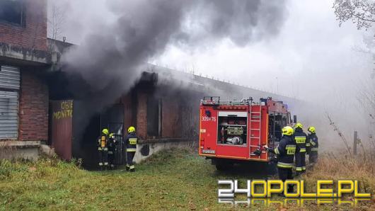 Pożar w Ozimku. Płonie piwnica obiektu basenowego