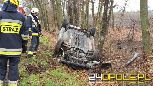 Dachowanie na trasie pomiędzy Kędzierzynem-Koźlem a Januszkowicami. 2 osoby w szpitalu