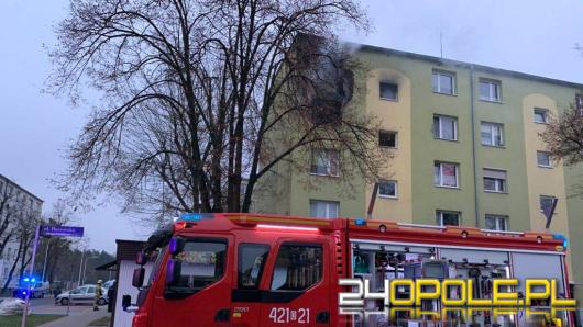 Groźny pożar w Kędzierzynie Koźlu, spłonęło mieszkanie 