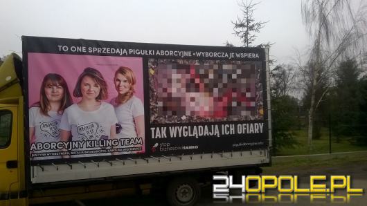 Furgonetka "Stop Mafii Aborcyjnej" na ulicach Opola