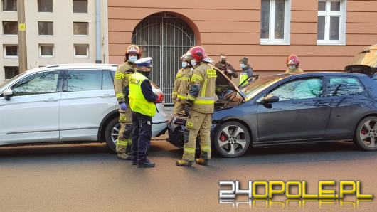 72-letni kierowca zawracał na 1-Maja. Uderzył w niego kierowca Golfa