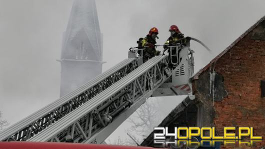 Pożar zabudowań gospodarczych i budynku mieszkalnego w powiecie nyskim