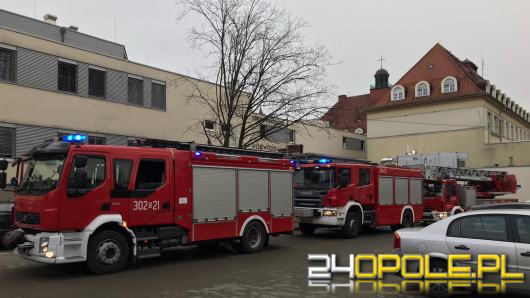 Pożar przewodów w szpitalu wojewódzkim w Opolu. 30 osób ewakuowano