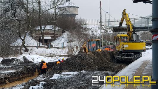 Rozpoczęła się budowa peronu na stacji Opole Główne