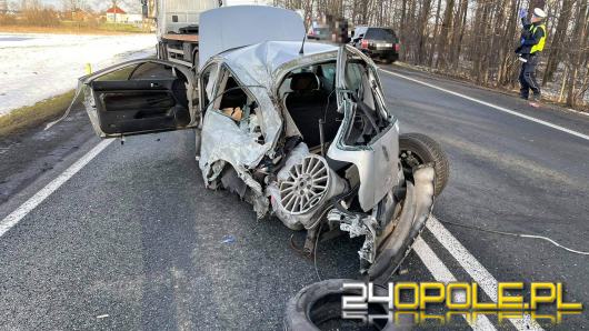 Policja bada przyczyny wypadku w Zawadzie. Kierowca Volkswagena prawdopodobnie pijany