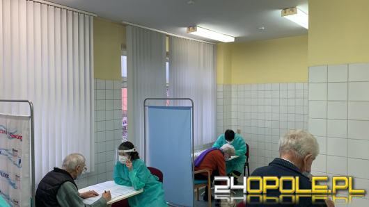 Ruszają szczepienia seniorów przeciw Covid-19. Najpierw grupa 70+