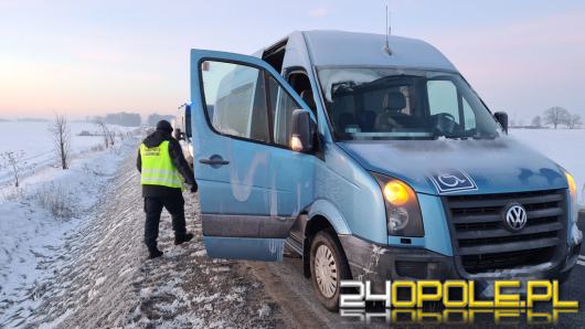 "Porzucony" bus na jezdni pod lupą Wojewódzkiego Inspektoratu Transportu Drogowego