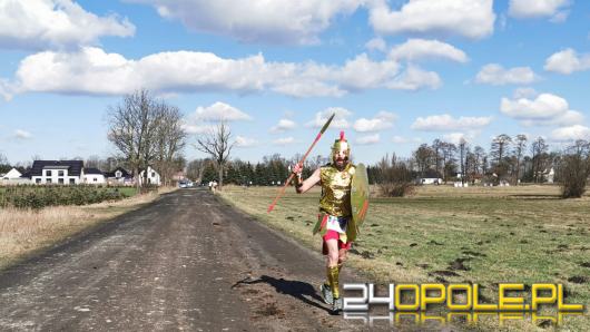 Mają w nogach około 35 km. Biegacze ukończyli już 5 etapów maratonu na raty