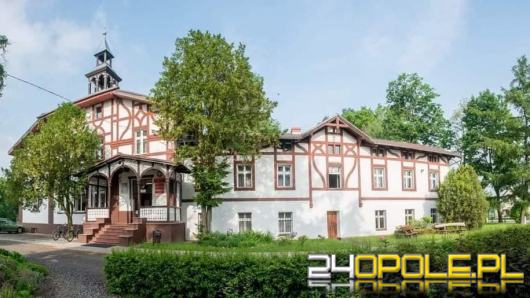 Prezydent Arkadiusz Wiśniewski podarował pół mln zł na zakup Pałacyku w Chróścinie