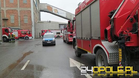 Pożar butli z acetylenem na terenie opolskiej cementowni. W akcji 9 zastępów straży