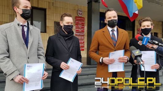 Młodzi Demokraci z Opola chcą powrotu flagi Unii Europejskiej przed gmach Urzędu Wojewódzkiego