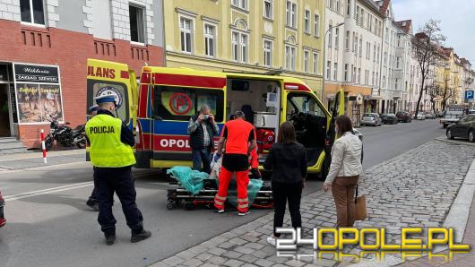 Potrącenie starszej kobiety na ulicy Kośnego w Opolu