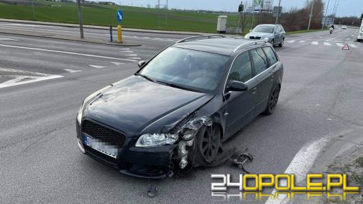 Kierowca audi uderzył w pojazdy i uciekł. Zdarzenie na obwodnicy Opola 