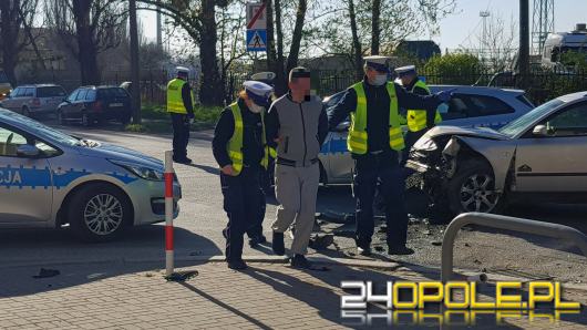 Jedna osoba poszkodowana w zdarzeniu drogowym na ul. Armii Krajowej. Sprawca pijany