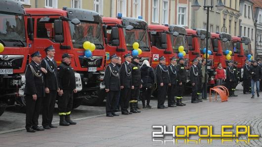 Na Opolszczyznę trafi 11 nowych wozów ratowniczo-gaśniczych