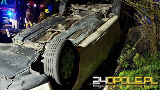 Pościg ulicami Krapkowic. 27 - latek skończył ucieczkę dachując 