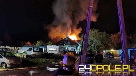 20 zastępów straży gasiło pożar poddasza w Prudniku