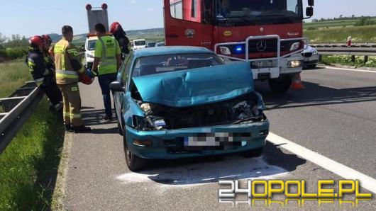 Zderzenie pojazdów na A4. Jedna osoba trafiła do szpitala