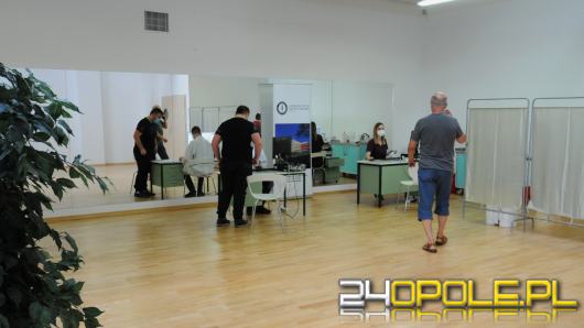 W punkcie szczepień w CH Karolinka można zaszczepić się bez kolejki