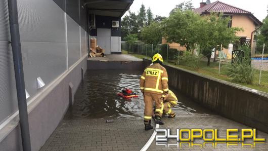 Strażacy walczą ze skutkami ulewy i burzy w województwie opolskim