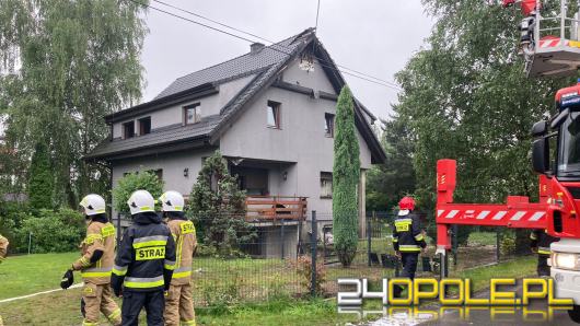 Piorun uderzył w dom w Suchym Borze. Zapalił się dach