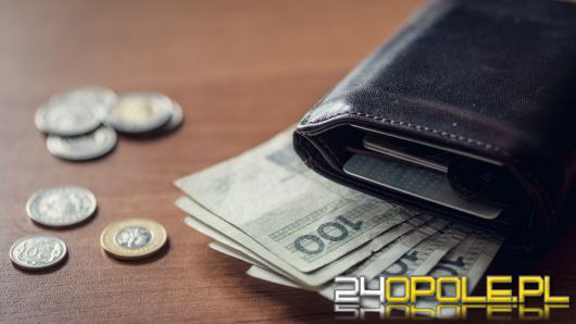 Okradła klientów na 170 tys. zł. Ufali jej tak, że nie sprawdzali stanu konta