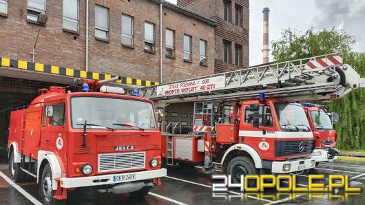 Unikatowy wóz strażacki od ArcelorMittal Poland trafił do Muzeum Ratownictwa w Krakowie 