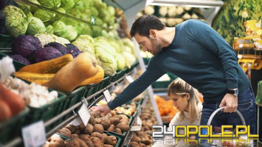 Duża sieć marketów otworzy sklepy w niedziele. Już we wrześniu