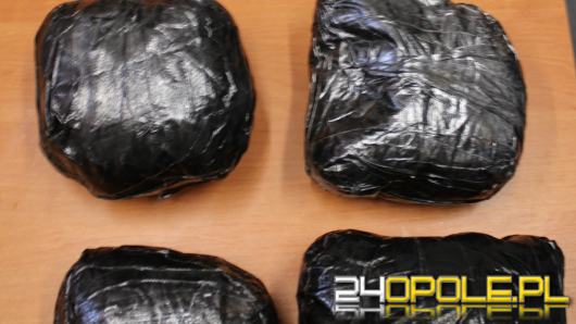 4,5 kg amfetaminy, marihuanę i tabletki ekstazy zabezpieczyli kryminalni z Brzegu