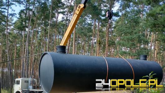 Na terenie leśnictwa Zawada zakopano zbiornik do czerpania wody