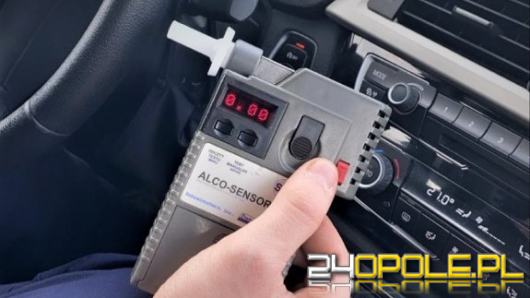 Policjanci po służbie zatrzymali pijanego kierowcę