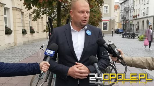 Poseł Zembaczyński: "Policja zamiast pałować opozycję, niech rozładuje korki w Opolu"