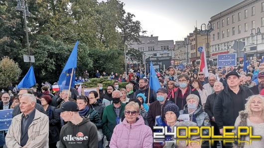 Świat patrzy nam na ręce. Zagranica o niedzielnych manifestacjach