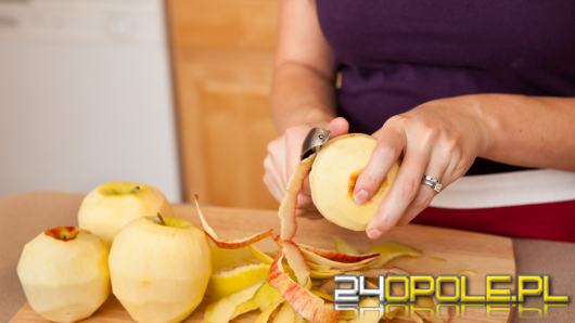 Cytryna, jabłko, banan. Jak wykorzystać ich skórki pozostałe po obieraniu?