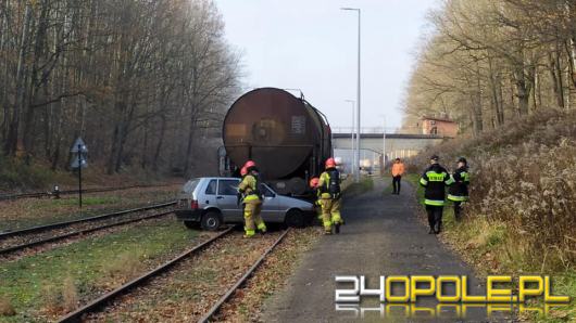 Samochód wjechał pod cysternę kolejową. Ćwiczenia w Sławięcicach